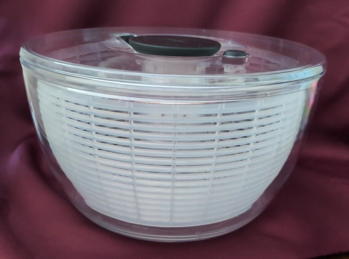 OXO Salad Spinner White Lid White Strainer Clear Bowl Euc-image