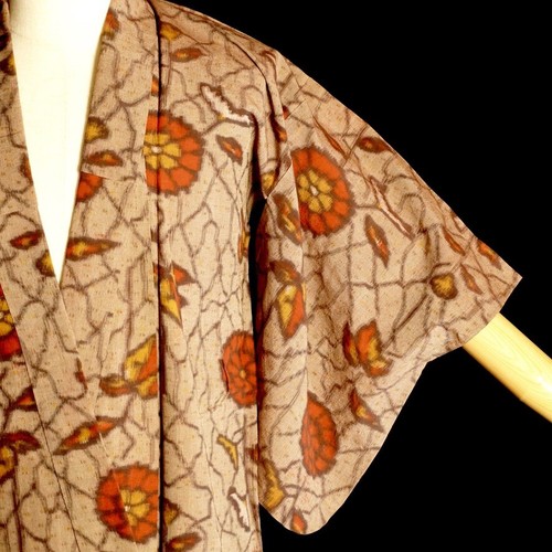 Vintage Japanese Kimono gown fabric for Women Artisan Handcrafted - Picture 4 of 10