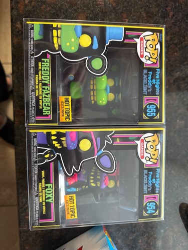 freddy faz bear funko 955: Foxy 954 Hop Topic ( Schwarzlicht )