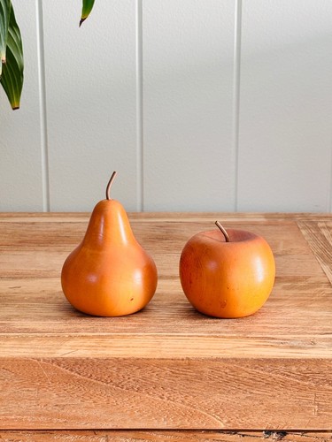 Vintage Hand Made Tasmanian Huon Pine Timber Apple & Pear Figurines Statuettes - Picture 2 of 10