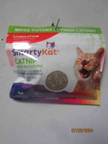 Outward Hound Assorted Cat Toys Bundle & Bonus SmartyKat CatNip w/ Silvervine - Picture 8 of 9