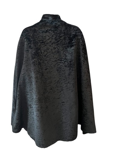 Vintage 1960s Crushed Velvet Tapestry Cape One Size Black Armholes Thick Fabric - Picture 7 of 24