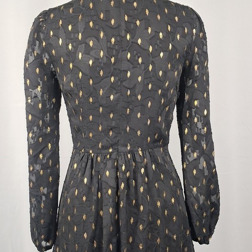 Vestido MAGGY LONDON 2 Negro y Dorado de Gasa Cuello en V Cintura Acanalada Manga Larga Volantes - Imagen 7 de 10