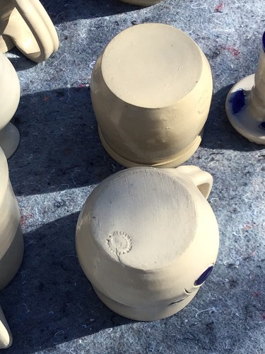 (9) 1990’s Williamsburg Pottery Blue Delft Salt Glazed Pottery Lot *RARE* - Picture 7 of 8