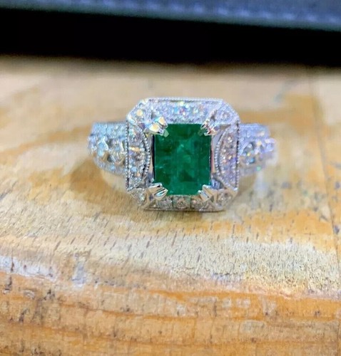 Anillo de compromiso esmeralda verde simulado corte esmeralda de 3 quilates enchapado en oro blanco de 14 k - Imagen 6 de 6