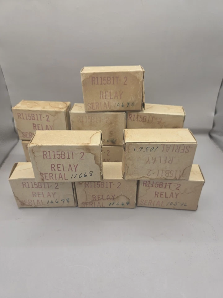 Lote de 12 relés marca Hart sin probar número de pieza R115B1T-2 Foto 2 de 4