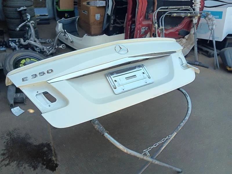 10-16 Mercedes 212 E350 E400 Sedan Trunk Lid Deck Lid Hatch White 2127500975 Foto 3 de 4