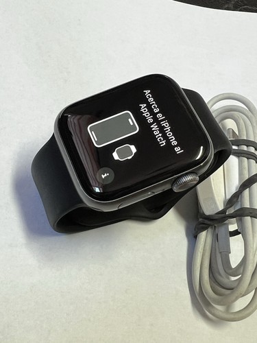 Apple Watch Series 4 40mm GRAY Aluminum Case Sport Band (GPS+cellular) - Photo 2 sur 5