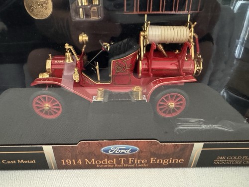 1914 Ford Model T Fire Engine 1:18 Scale Die Cast Metal Model - Picture 2 of 2