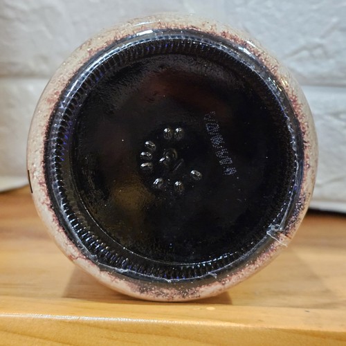 9" EMPTY Mississippi Mud Beer Bottle Vintage Black Tan 1 Pint with Original Cap - Picture 6 of 6