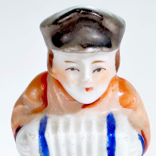 Figura de colección acordeón niño jugador pintada a mano Japón ocupado 2,5" - Imagen 2 de 7