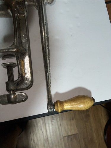 vintage universal 2 meat grinder With Table Clamp  - Picture 3 of 17
