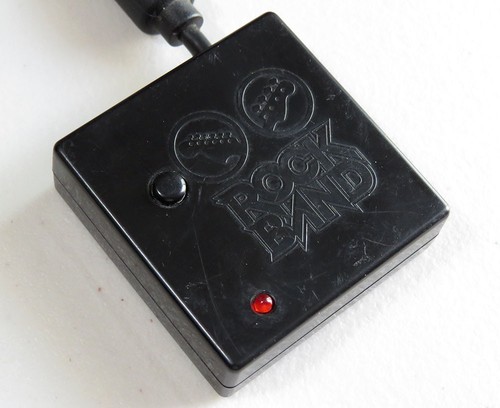 Rock Band Fender Stratocaster Wireless Guitar Dongle Receiver PS2 PS3 VFR8221512 - Picture 2 of 8