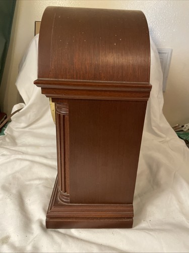 Howard Miller Barrister Mantle Clock Mahogany Finish 613-180 Westminister Chimes - Picture 3 of 12