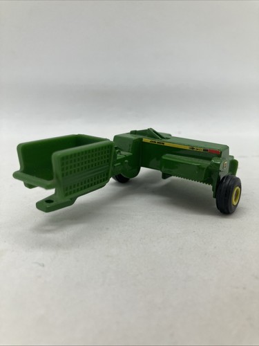 ERTL John Deere Square Hay Baler Die-cast 4” Green Toy 1/64 - Picture 4 of 8
