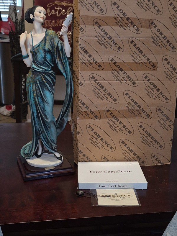 Giuseppe Armani “CLEO” Limited Edition 240/5000 Large Figurine W Box Rare