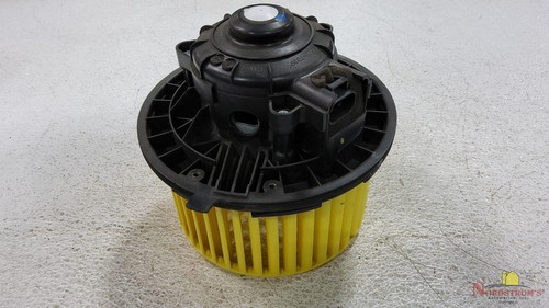 2011 Chevy Silverado 3500 Pickup Front A/C Heater Blower Motor - Imagen 2 de 12