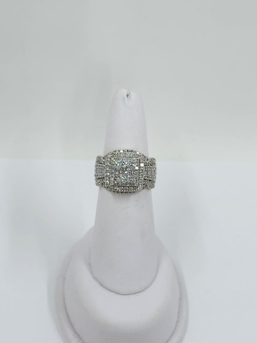 Pre-Owned 10K White Gold Diamond Ring - Picture 4 of 7