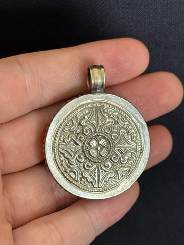 Tibetan Silver Ganesh Pendant, Yoga, Namaste, Ganesha, Spiritual, Rustic, Ethnic - Picture 3 of 9