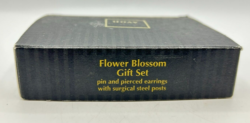Vintage Avon 1992 Flower Blossom Gift Set Gold Tone Earrings and Brooch in Box - Picture 7 of 9