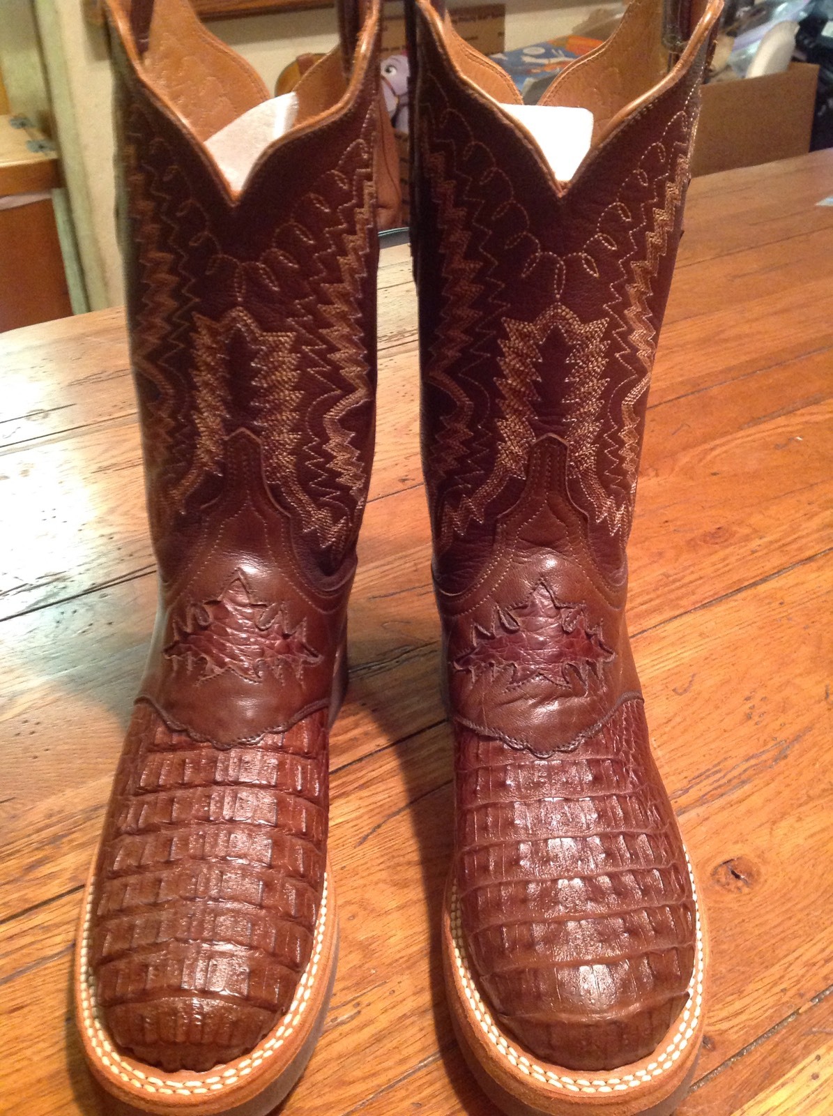 Mujer botas Lucchese tailcut Cocodrilo Occidentales Talla 7B, Marrón Mujer botas Lucchese tailcut Cocodrilo Occidentales Talla 7B, Marrón