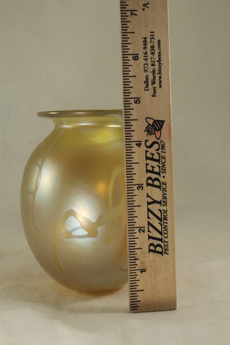 1994 Robert Eickholt 4¾" Iridescent Gold Aurene Art Glass Vase - Picture 2 of 8