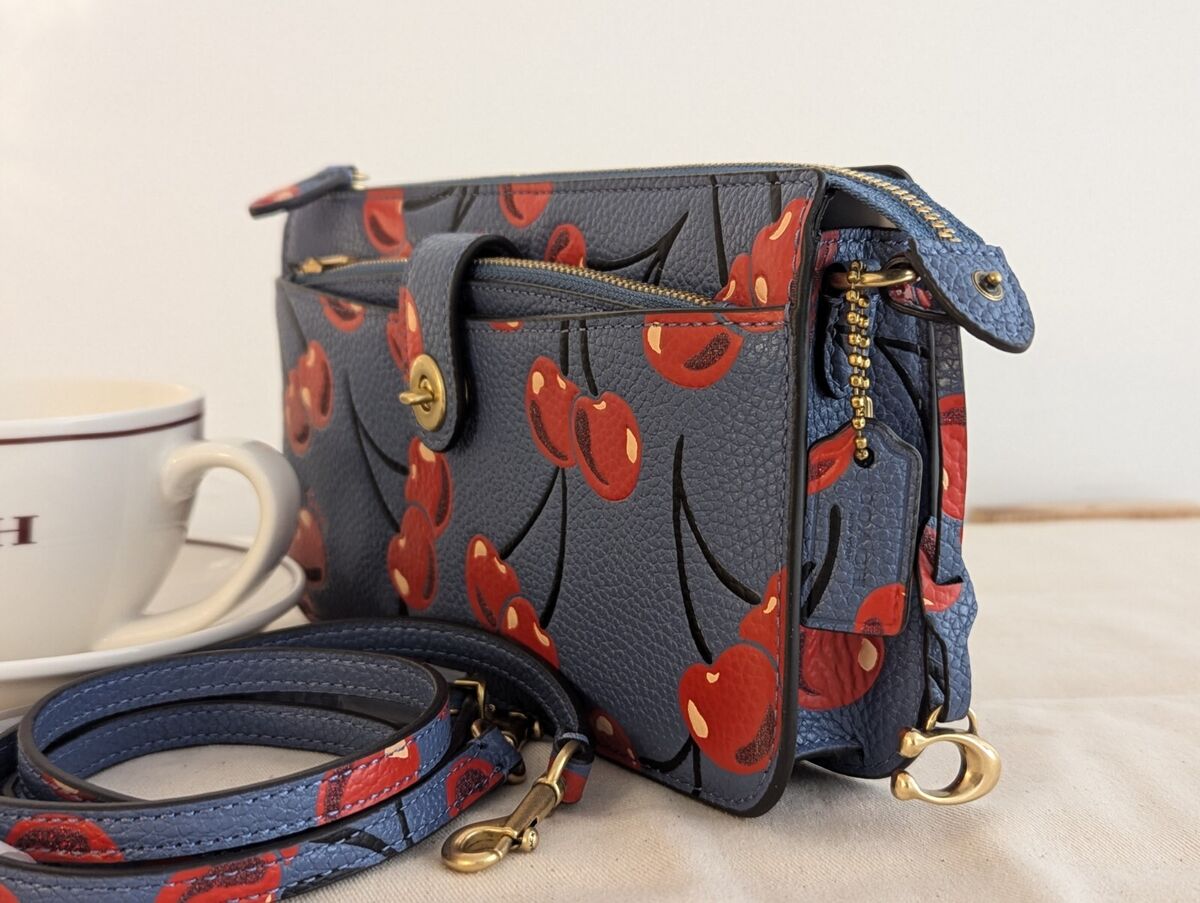 Coach Noa Pop Up Messenger with Cherry Print [Brass/Washed Coach Noa Pop Up Messenger with Cherry Print [Brass/Washed