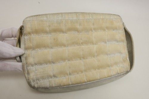 CHANEL Nylon Travel Pouch #28015 - Picture 4 of 20