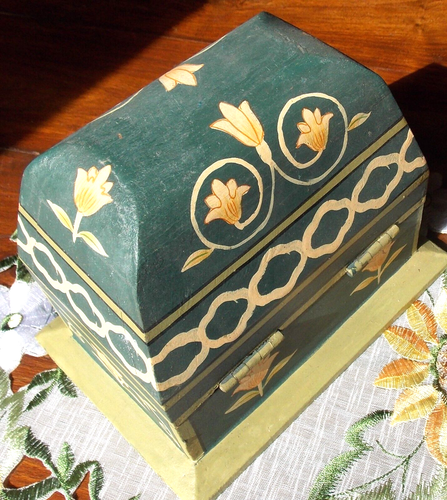BOITE ARTISANALE DE COLLECTION EN BOIS ENTIEREMENT DECOREE PEINTE A LA MAIN - Picture 3 of 6