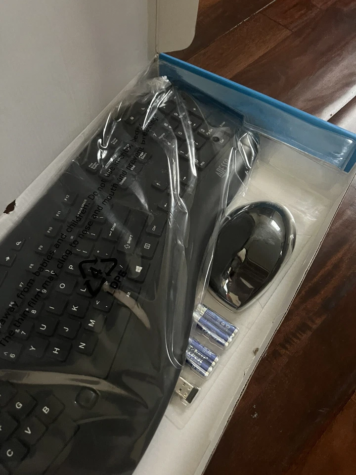 Adesso Tru-Form Media WKB-1500GB Wireless Ergonomic Keyboard Mouse Bundle - Image 4 of 4