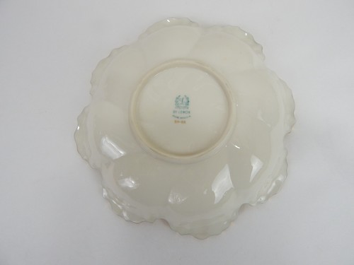 Scalloped Lenox Dish Ivory and Gold 94-86 7.5" - Picture 7 of 7