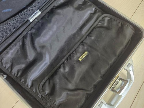 Maletín RIMOWA Aluminio Adjunto Plateado - Imagen 4 de 5