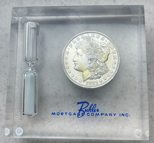 1921 "P" Morgan Dollar in Plexiglas Etui mit Stundenglas - Bühler Mortgage Co L2
