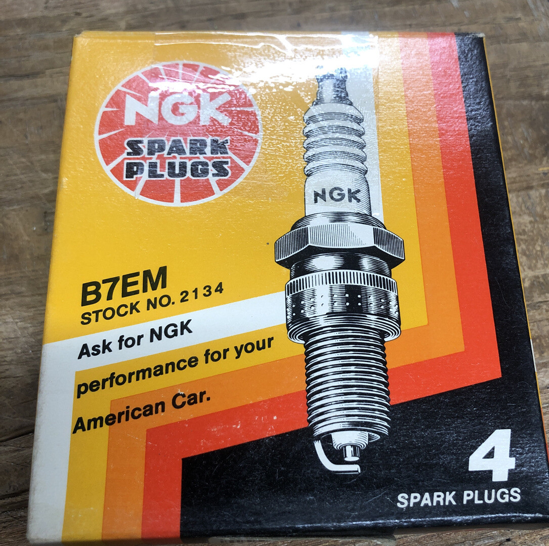 New Vintage NGK Spark Plugs Set of 4 B7EM Stock No. 2134 1765095