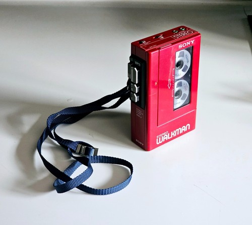 Red 1980s SONY WALKMAN WM-4 STEREO CASSETTE PLAYER Fully working Very good cond - Picture 6 of 16