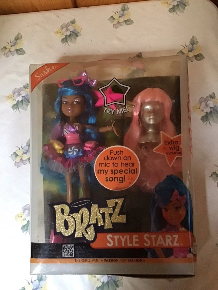 Muñeca SASHA 2012 estilo Bratz Starz MGA Entertainment Foto 2 de 4