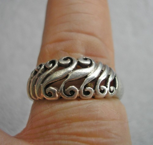 Pretty Sterling Silver ring with scroll design size M 1/2 - Picture 3 of 3