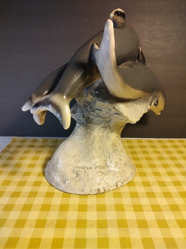 Estatua de delfines de bronce Synteli artista Austin Prod Inc 1973 rara de colección - Imagen 8 de 13