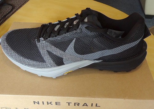 Nike Terra Kiger 10 Trail Running Shoes - UK Size 9 -Black/Grey - New with Box - Picture 4 of 5