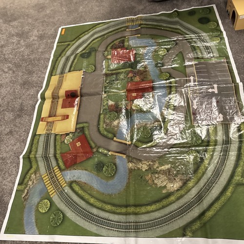 My first HORNBY In Case Train set operated by battery. Complete. Untested - Imagen 2 de 13