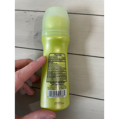 Ban Roll-On Antiperspirant Deodorant, Powder Fresh, 3.5oz 3.5 Ounce Single Unit - Picture 2 of 2