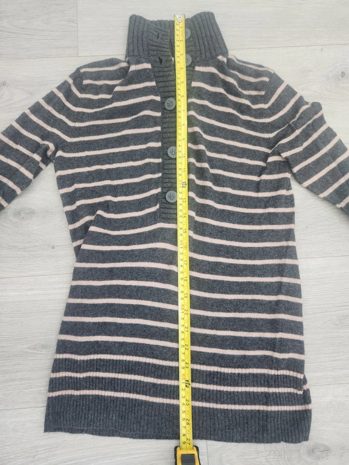 Suéter Tory Burch XS para mujer gris beige a rayas lana cachemir botón cuello falso Foto 2 de 4