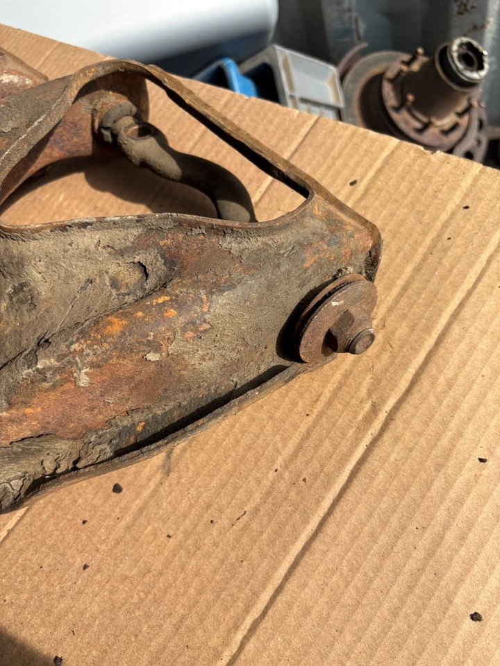 65 67 68 69 70 71 1972 Ford Galaxy Galaxy 1967 brazo de control superior delantero juego de brazos Foto 4 de 4