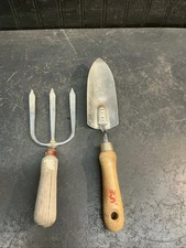 VTG Set of 2 True Temper 3 Tine Garden Cultivating Hand Claw Fork Spade 12in