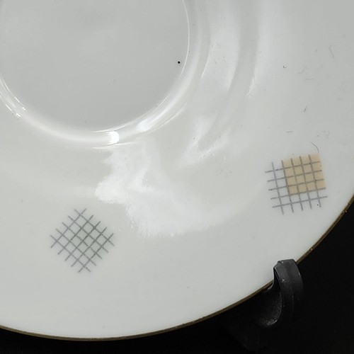 Taza de té y platillo planos Seltmann Weiden Alemania Occidental "Liane" de porcelana Crosshatch - Imagen 5 de 13