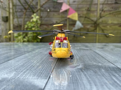 1:72 NEW-RAY AGUSTA WESTLAND CH-149 CORMORANT CANADIAN AIR RESCUE HELICOPTER - Picture 6 of 19