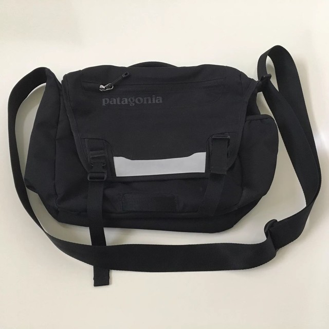 Patagonia Black Cross Body Laptop Messenger Shoulder Bag Reflective Patagonia Cross Body Laptop Messenger Shoulder Bag Black Reflective 48266fa12