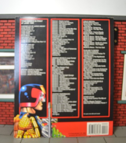 2000AD Graphic Novel - Softcover TPB - Future Wars - Foto 5 di 6