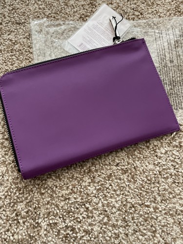 Calvin Klein Holiday Fragrances Case - SeePhotos - Picture 5 of 8