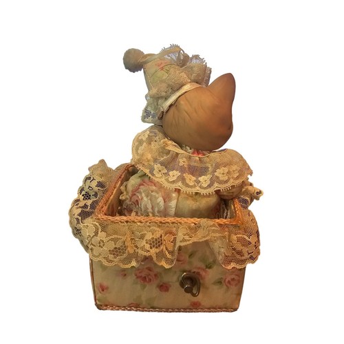 Davar Originals Vintage Porcelain Fabric Kitty Cat Music Box Taiwan Floral Lace - Picture 3 of 7